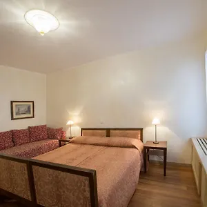 https://romantic-suite-san-marco.hotelinveneto.com